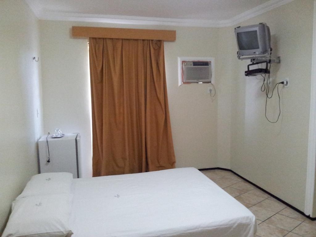 Hugo Plaza Hotel 索布拉尔 外观 照片